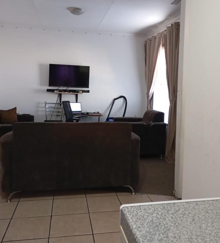 To Let 3 Bedroom Property for Rent in Rondevlei Park Western Cape